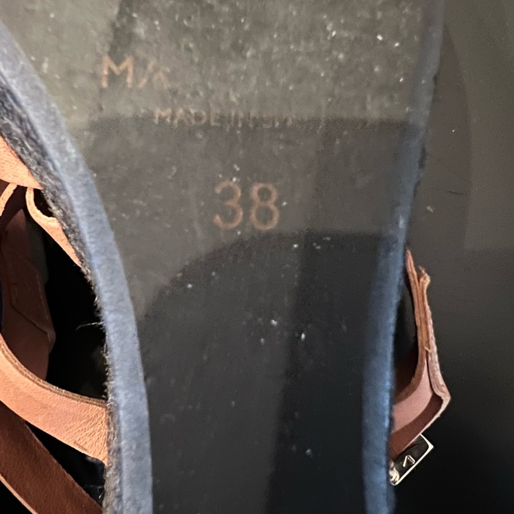 Marisa Rey Platform Sandals. - Picture 5 of 10
